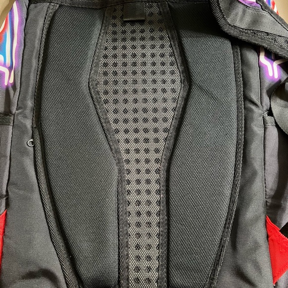 Sprayground kids backpack - Picture 3 of 5